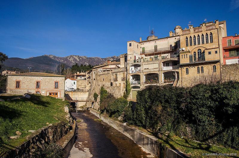 Hotel La Fonda Dels Pirineus マサネット・デ・カブリニス エクステリア 写真